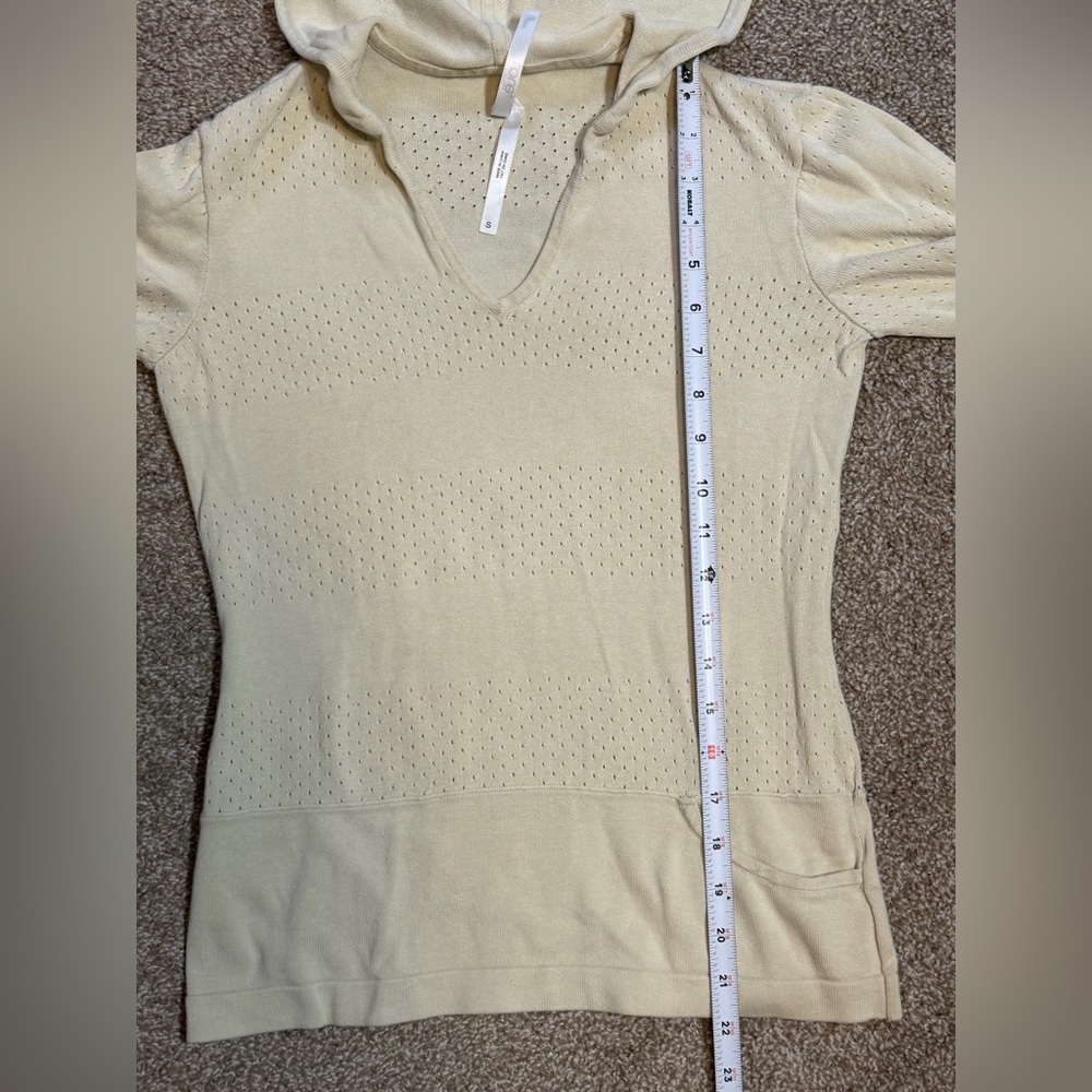 Lolë women’s small Hooded Sweater beige - Picture 7 of 7